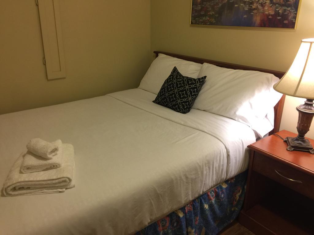 וונקובר Cozy Bedrooms Guest House מראה חיצוני תמונה
