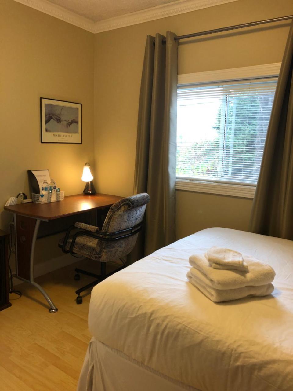 וונקובר Cozy Bedrooms Guest House מראה חיצוני תמונה